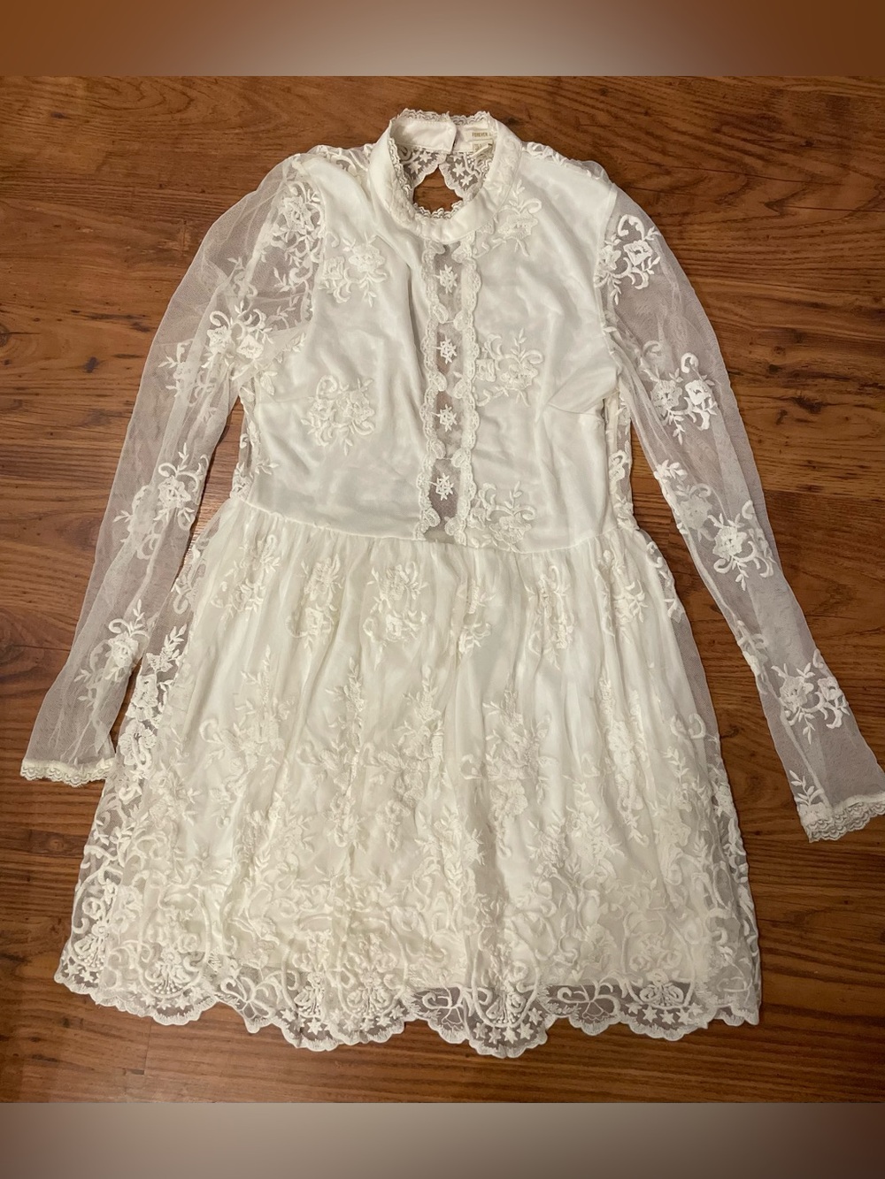 Vintage White Lace Long-Sleeve Dress